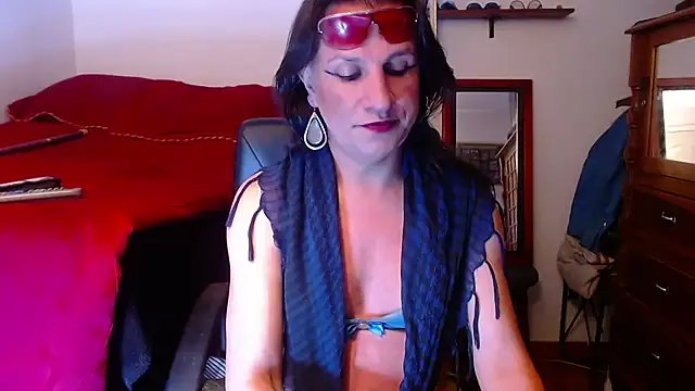 Snapshot of LorenJade chatting on 07.28.26 LorenJade online show from 07.28.26