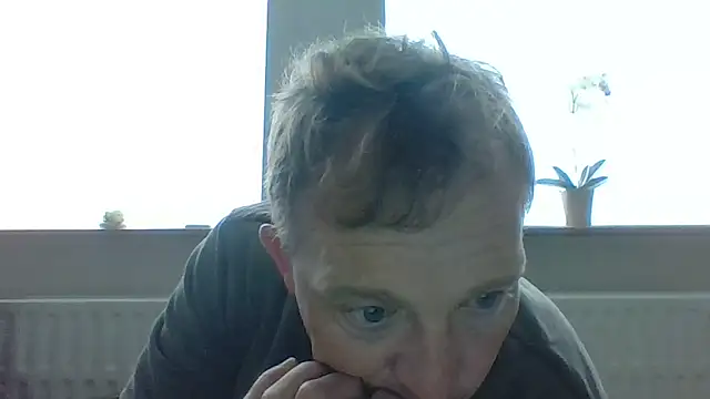 Snapshot of bertolini chatting on 06.11.26 bertolini online show from 06.11.26