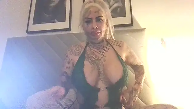 Snapshot of Jeanny_Bln chatting on 12.04.24 Jeanny Bln online show from 12.04.24