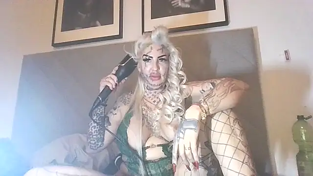 Snapshot of Jeanny_Bln chatting on 12.04.24 Jeanny Bln online show from 12.04.24