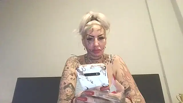 Snapshot of Jeanny_Bln chatting on 12.16.24 Jeanny Bln online show from 12.16.24