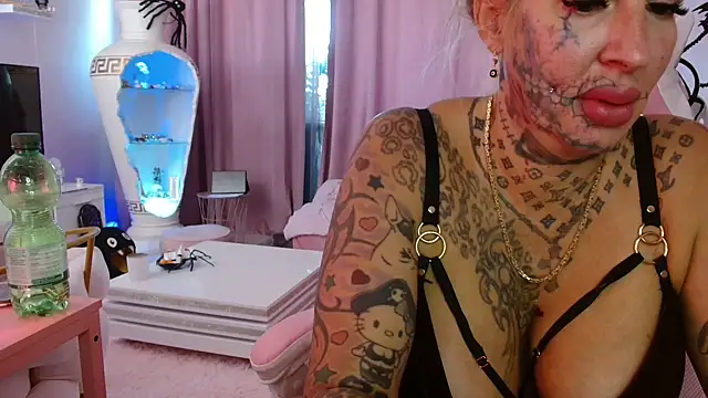 Snapshot of Jeanny_Bln chatting on 11.05.25 Jeanny Bln online show from 11.05.25