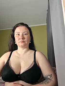Snapshot of AlexaLexie chatting on 05.17.26 AlexaLexie online show from 05.17.26