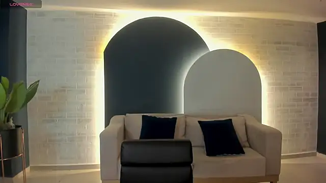 Snapshot of GigiLee_ chatting on 12.03.24 GigiLee online show from 12.03.24