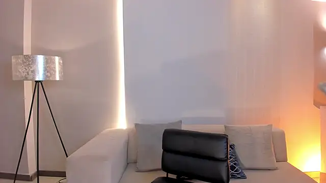 Snapshot of GigiLee_ chatting on 01.30.25 GigiLee online show from 01.30.25