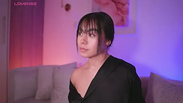 Snapshot of GigiLee_ chatting on 02.11.25 GigiLee online show from 02.11.25