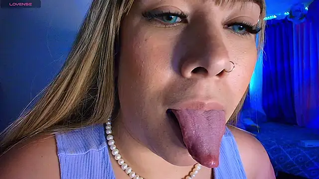 leahtemptation3 online show from 03.15.25