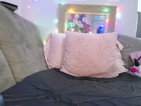 Irresistible24 online show from 02.23.25