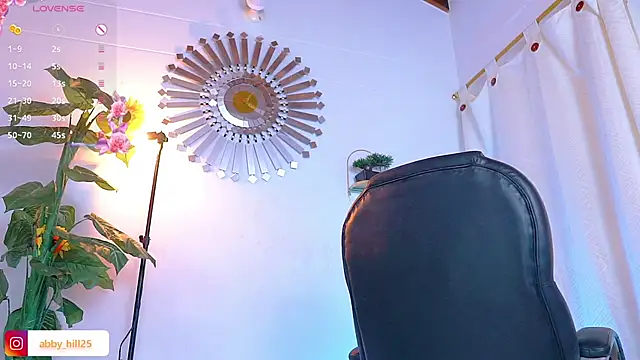 Snapshot of abbyhill27 chatting on 02.26.25 abbyhill27 online show from 02.26.25