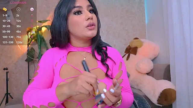 Snapshot of abbyhill27 chatting on 10.29.25 abbyhill27 online show from 10.29.25