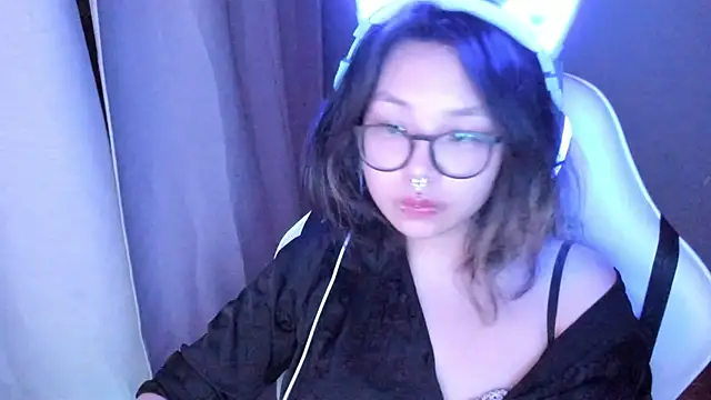 Snapshot of maydaykimmy chatting on 05.21.26 maydaykimmy online show from 05.21.26