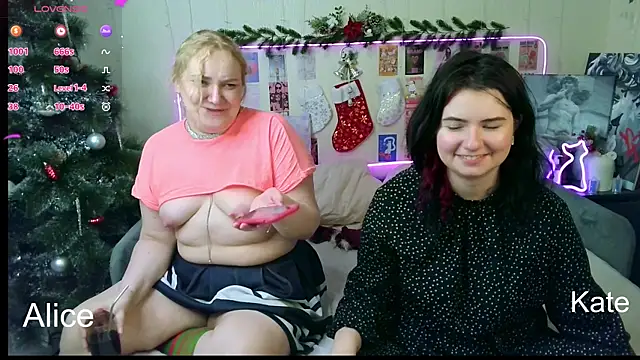 Snapshot of ss-katekisa-ss chatting on 12.30.24 ss-katekisa-ss online show from 12.30.24