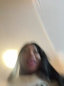 Snapshot of SUUKAM chatting on 01.19.25 SUUKAM online show from 01.19.25