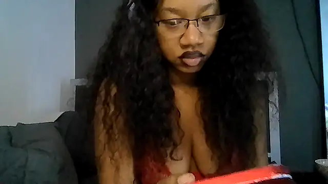 Snapshot of goddessdaisysky chatting on 06.10.26 goddessdaisysky online show from 06.10.26