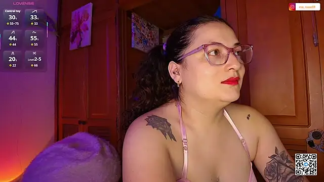Snapshot of eva_rosse69 chatting on 05.17.26 eva rosse69 online show from 05.17.26