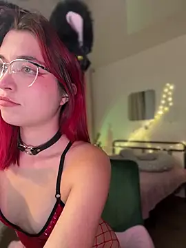 Snapshot of Evangeline_Lawrence_ chatting on 12.17.24 Evangeline Lawrence online show from 12.17.24