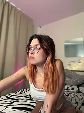 Snapshot of Evangeline_Lawrence_ chatting on 03.15.25 Evangeline Lawrence online show from 03.15.25