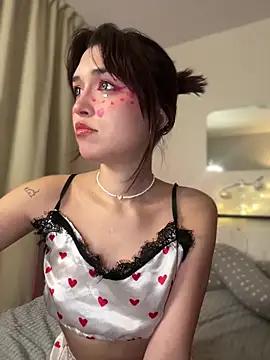 Snapshot of Evangeline_Lawrence_ chatting on 03.20.25 Evangeline Lawrence online show from 03.20.25