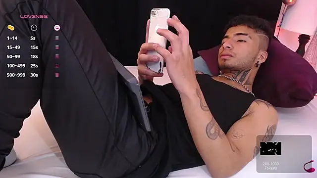 JuanCamiilo 66 online show from 12.25.24