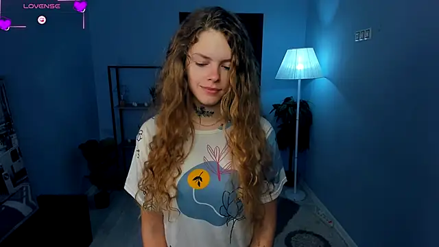 RayaNenlia online show from 10.13.25