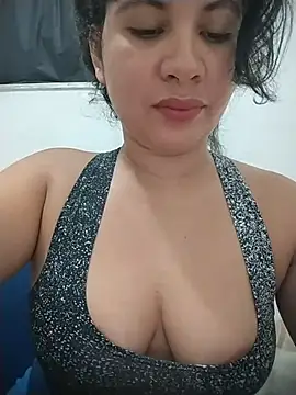Snapshot of Yara0k chatting on 06.18.26 Yara0k online show from 06.18.26