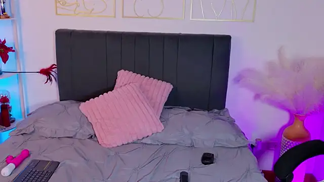 summer holiday online show from 12.16.25