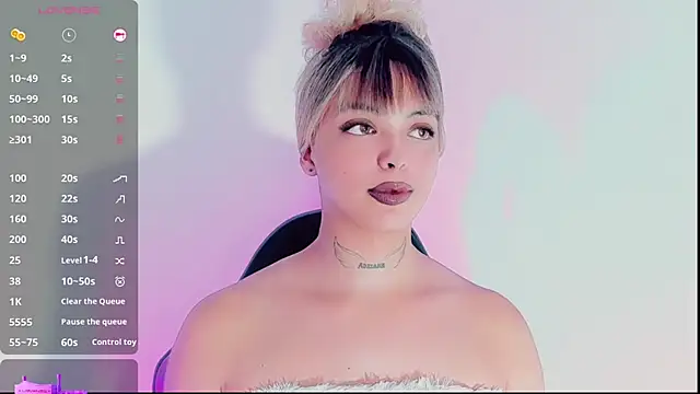 Emmaa Saenz  online show from 12.05.25