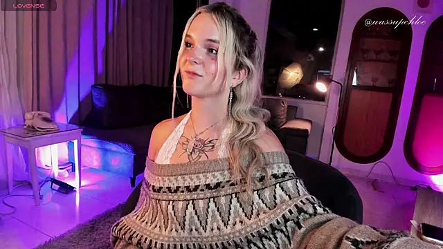 misschloe   online show from 01.26.25