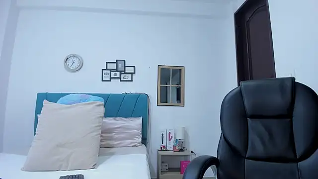 kamila lopez online show from 11.24.25