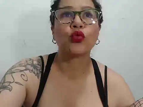 Snapshot of naughty_doll_horny chatting on 10.11.25 naughty doll horny online show from 10.11.25