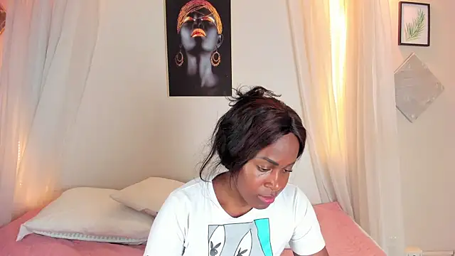 Kenia Montez online show from 01.18.25