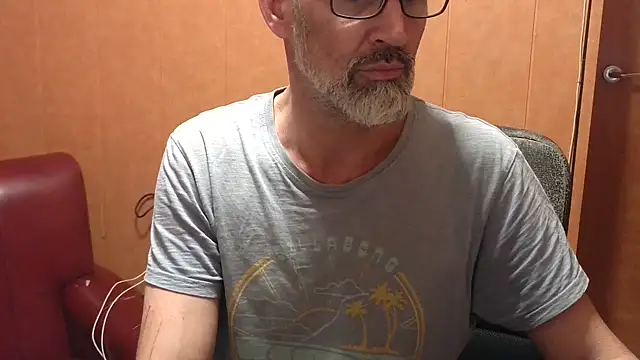 Lia Y PatrickX online show from 10.25.25