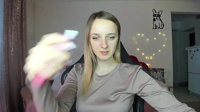 Snapshot of RouseReed chatting on 02.13.26 RouseReed online show from 02.13.26