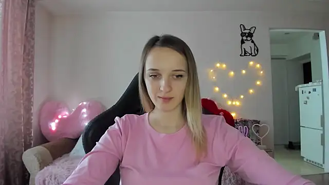 Snapshot of RouseReed chatting on 02.17.26 RouseReed online show from 02.17.26