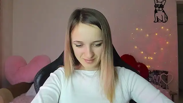 Snapshot of RouseReed chatting on 02.19.26 RouseReed online show from 02.19.26