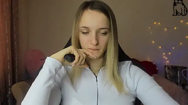 Snapshot of RouseReed chatting on 03.02.26 RouseReed online show from 03.02.26