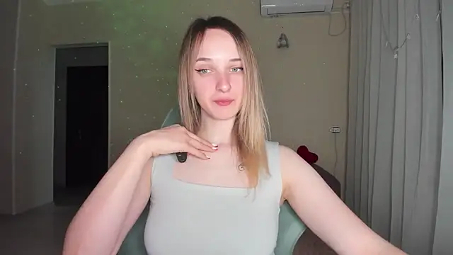 Snapshot of RouseReed chatting on 03.18.26 RouseReed online show from 03.18.26