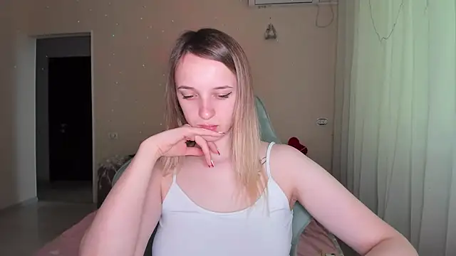 Snapshot of RouseReed chatting on 03.21.26 RouseReed online show from 03.21.26