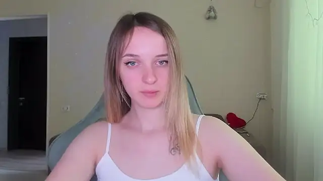 Snapshot of RouseReed chatting on 03.25.26 RouseReed online show from 03.25.26