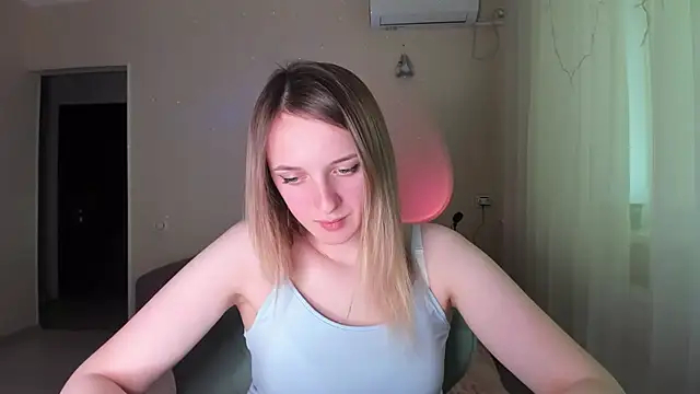 Snapshot of RouseReed chatting on 03.27.26 RouseReed online show from 03.27.26