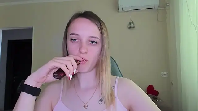 Snapshot of RouseReed chatting on 03.28.26 RouseReed online show from 03.28.26