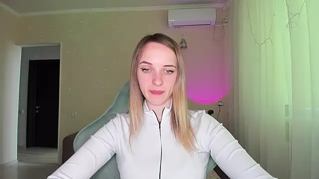 Snapshot of RouseReed chatting on 03.31.26 RouseReed online show from 03.31.26