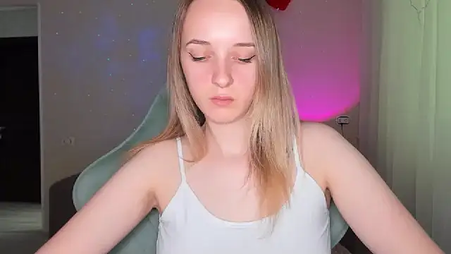 Snapshot of RouseReed chatting on 04.03.26 RouseReed online show from 04.03.26