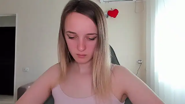 Snapshot of RouseReed chatting on 04.04.26 RouseReed online show from 04.04.26