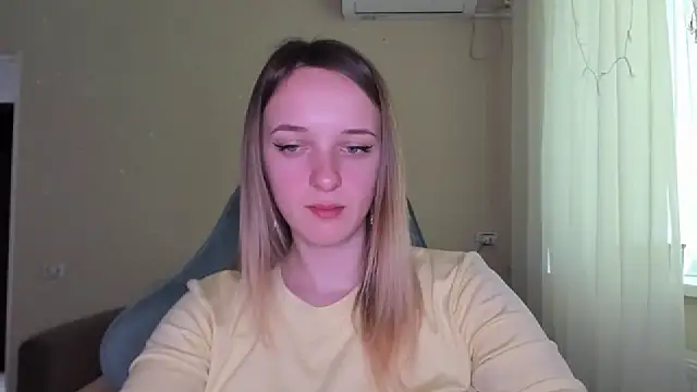 Snapshot of RouseReed chatting on 04.05.26 RouseReed online show from 04.05.26