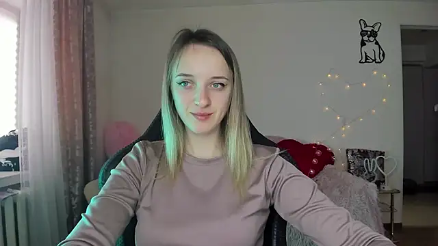 Snapshot of RouseReed chatting on 04.06.26 RouseReed online show from 04.06.26