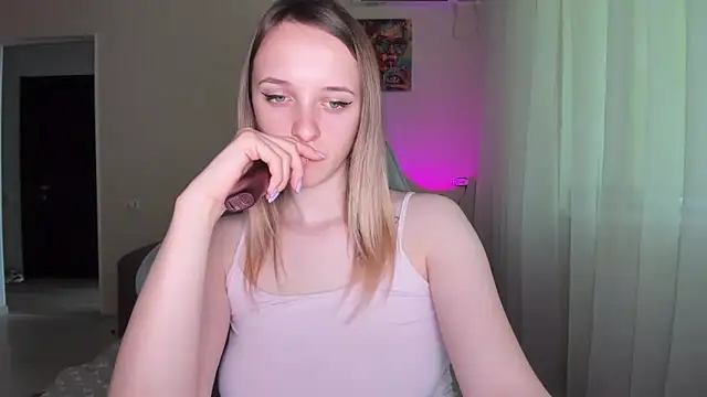 Snapshot of RouseReed chatting on 04.11.26 RouseReed online show from 04.11.26