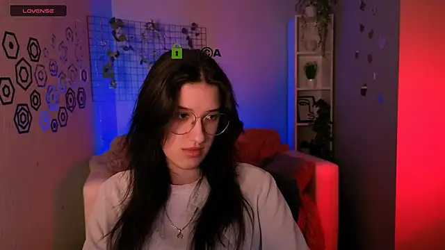 scarlet mooore online show from 04.04.26