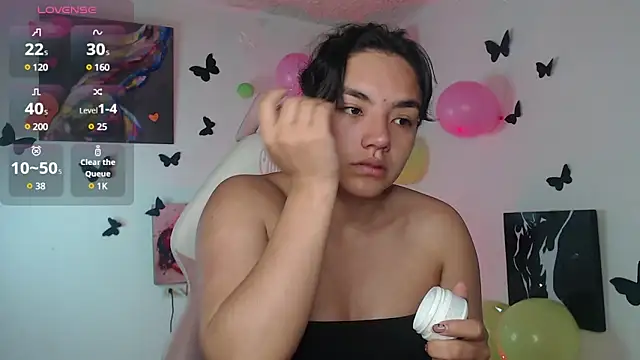 Snapshot of _serendepia_ chatting on 12.15.24 serendepia online show from 12.15.24