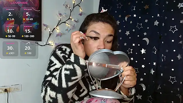 Snapshot of _serendepia_ chatting on 10.31.25 serendepia online show from 10.31.25